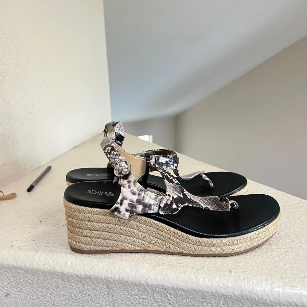 MICHAEL Kors‎ Laney Leather Animal Print Embossed Thong Espadrilles size 10M